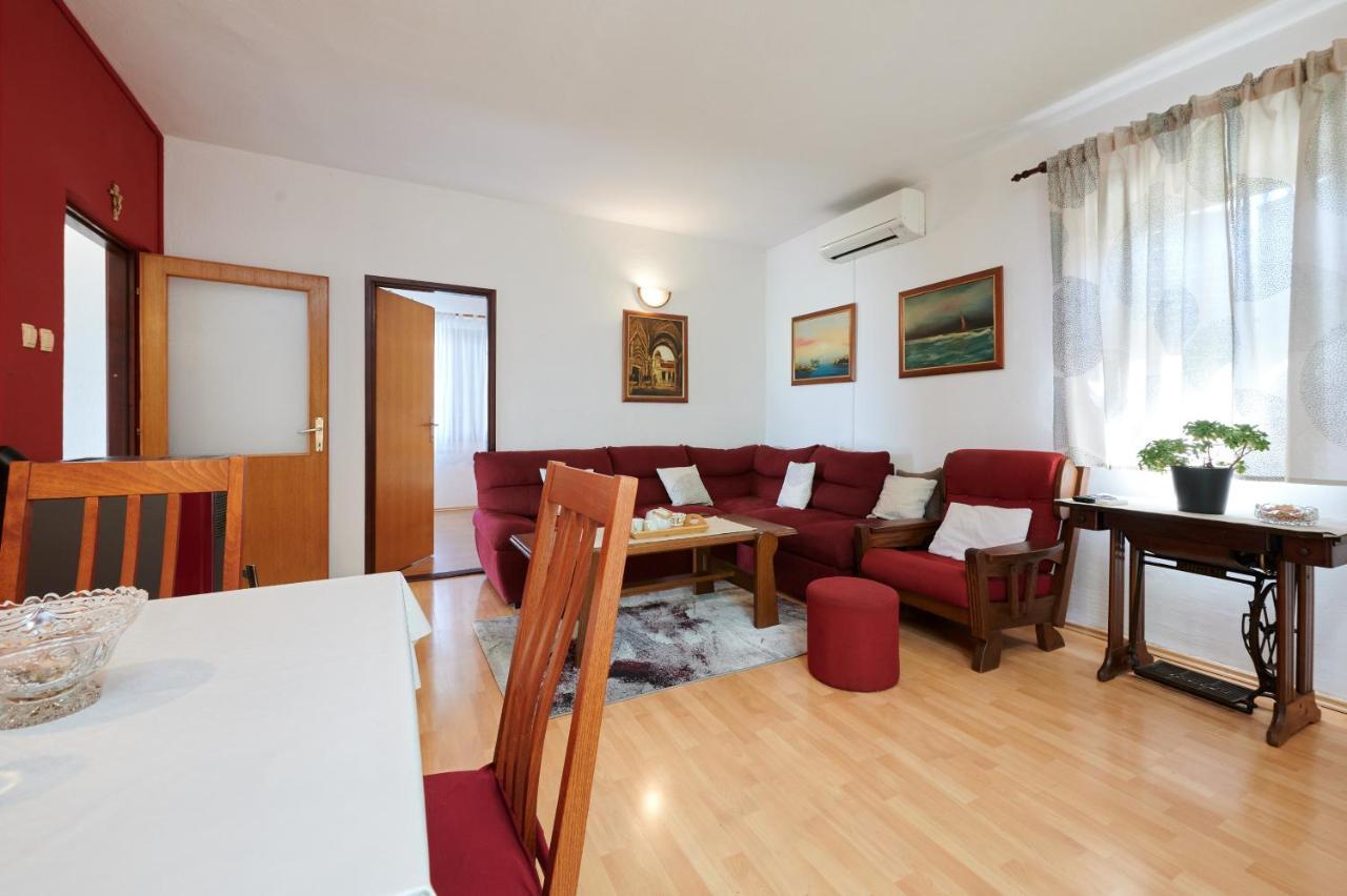 Guesthouse Aria Trogir Exterior photo