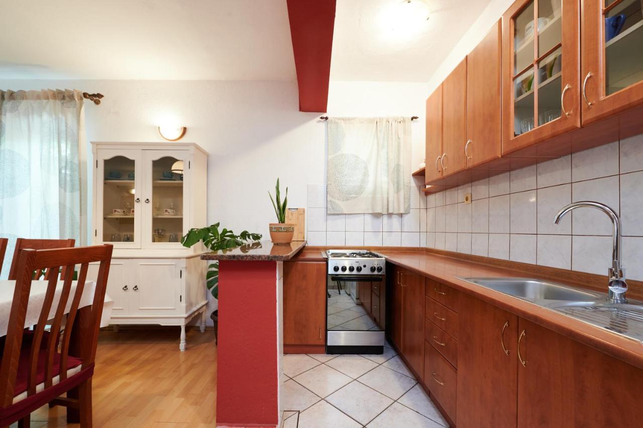 Guesthouse Aria Trogir Exterior photo