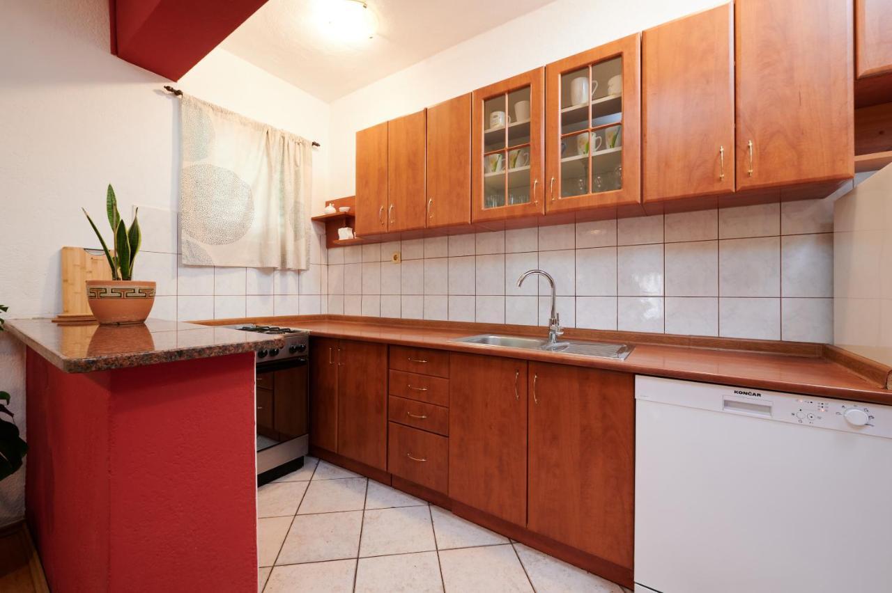 Guesthouse Aria Trogir Exterior photo